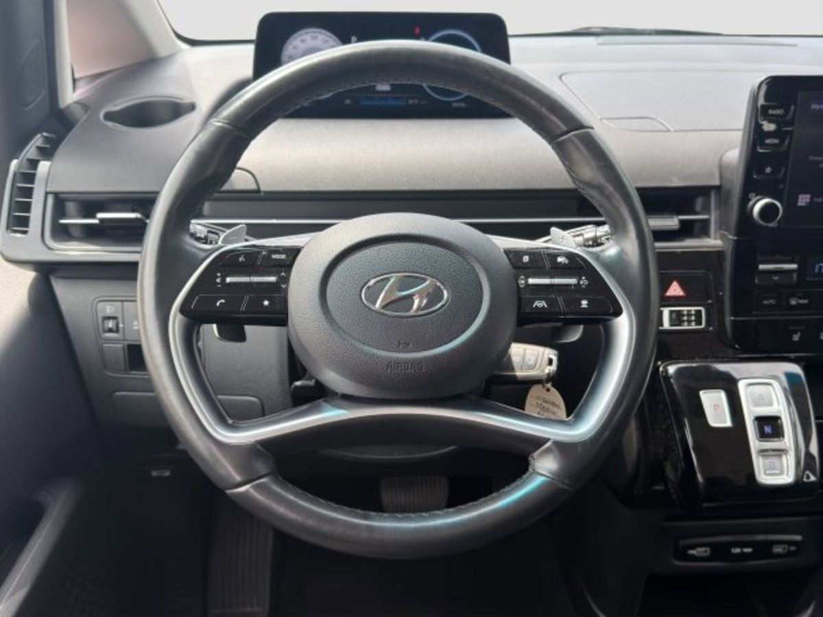 Hyundai Staria 2.2 2wd auto (14)