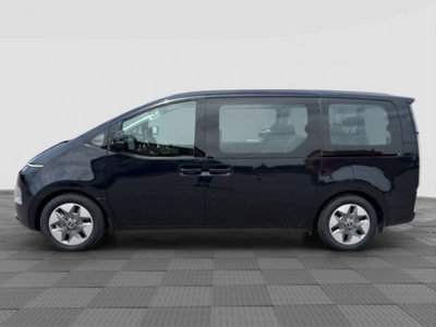 Hyundai Staria 2.2 2wd auto (2)