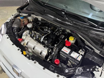 Abarth 595 595 1.4 Turbo T-Jet 160 CV Yamaha Factory Racing (11)
