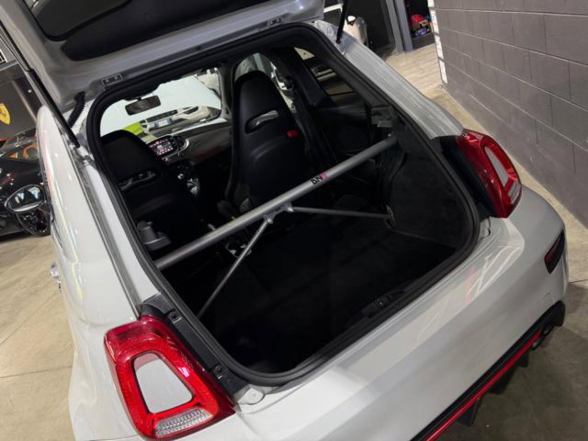 Abarth 595 595 1.4 Turbo T-Jet 160 CV Yamaha Factory Racing (15)