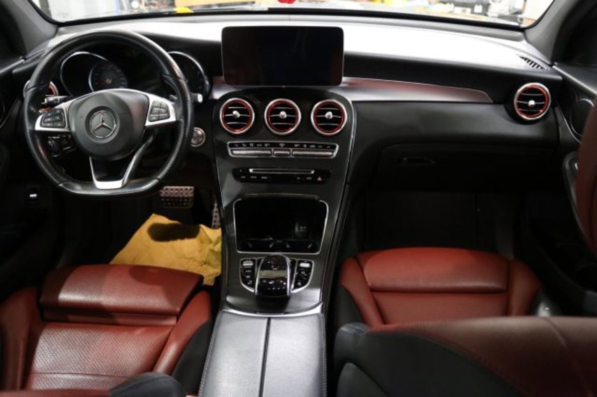 Mercedes-Benz GLC Coupé 300 e 4Matic Plug-in hybrid Coupé Premium Plus (10)
