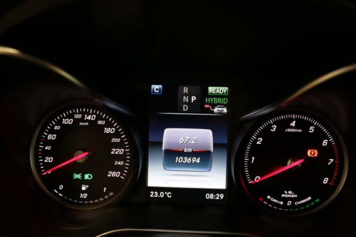 Mercedes-Benz GLC Coupé 300 e 4Matic Plug-in hybrid Coupé Premium Plus (19)