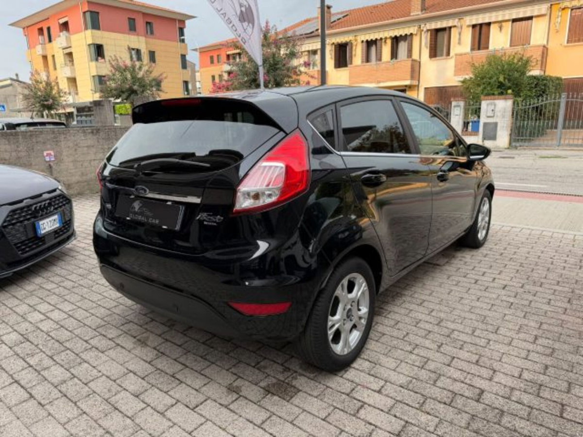 Ford Fiesta 1.4 5p. Bz.- GPL Titanium (5)