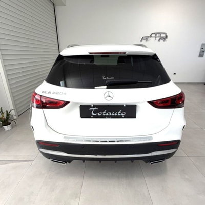 Mercedes-Benz GLA SUV 220 d Automatic Premium (9)
