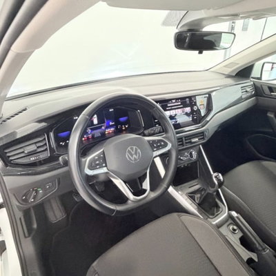 Volkswagen Polo 1.0 tsi Life 95cv (10)