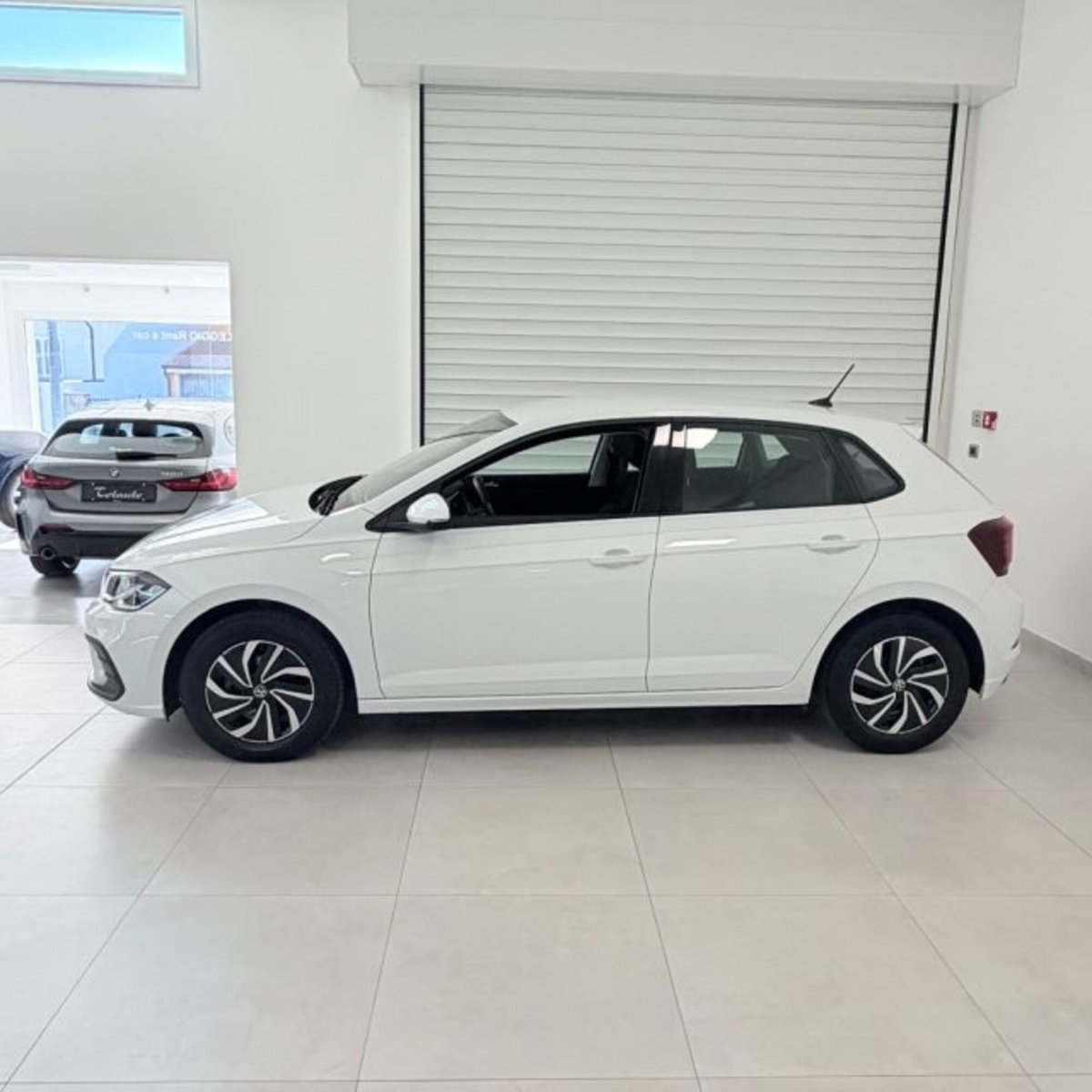 Volkswagen Polo 1.0 tsi Life 95cv (4)
