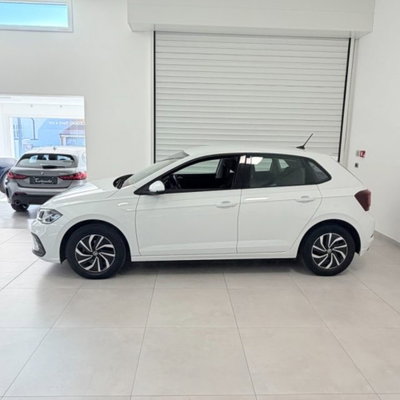 Volkswagen Polo 1.0 tsi Life 95cv (4)
