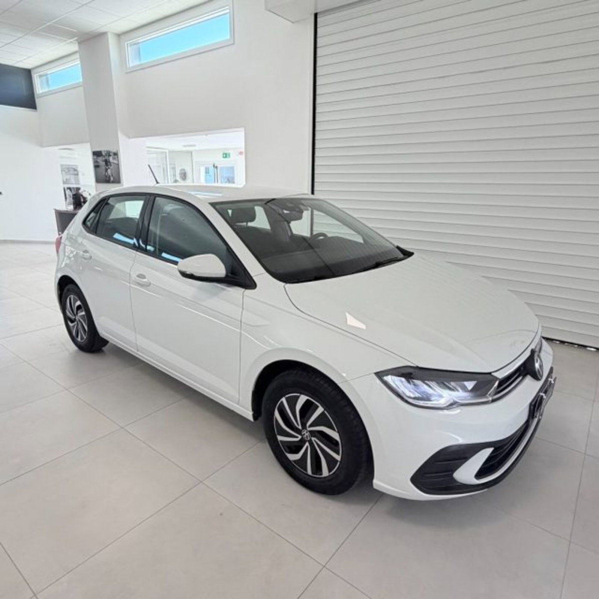 Volkswagen Polo 1.0 tsi Life 95cv (6)