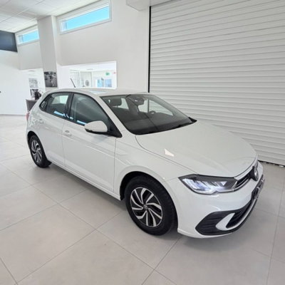 Volkswagen Polo 1.0 tsi Life 95cv (6)