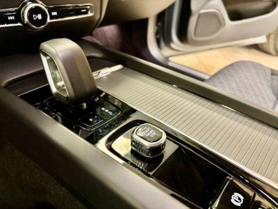 Volvo V60 B4 (d) automatico Core (16)