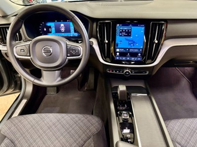Volvo V60 B4 (d) automatico Core (17)