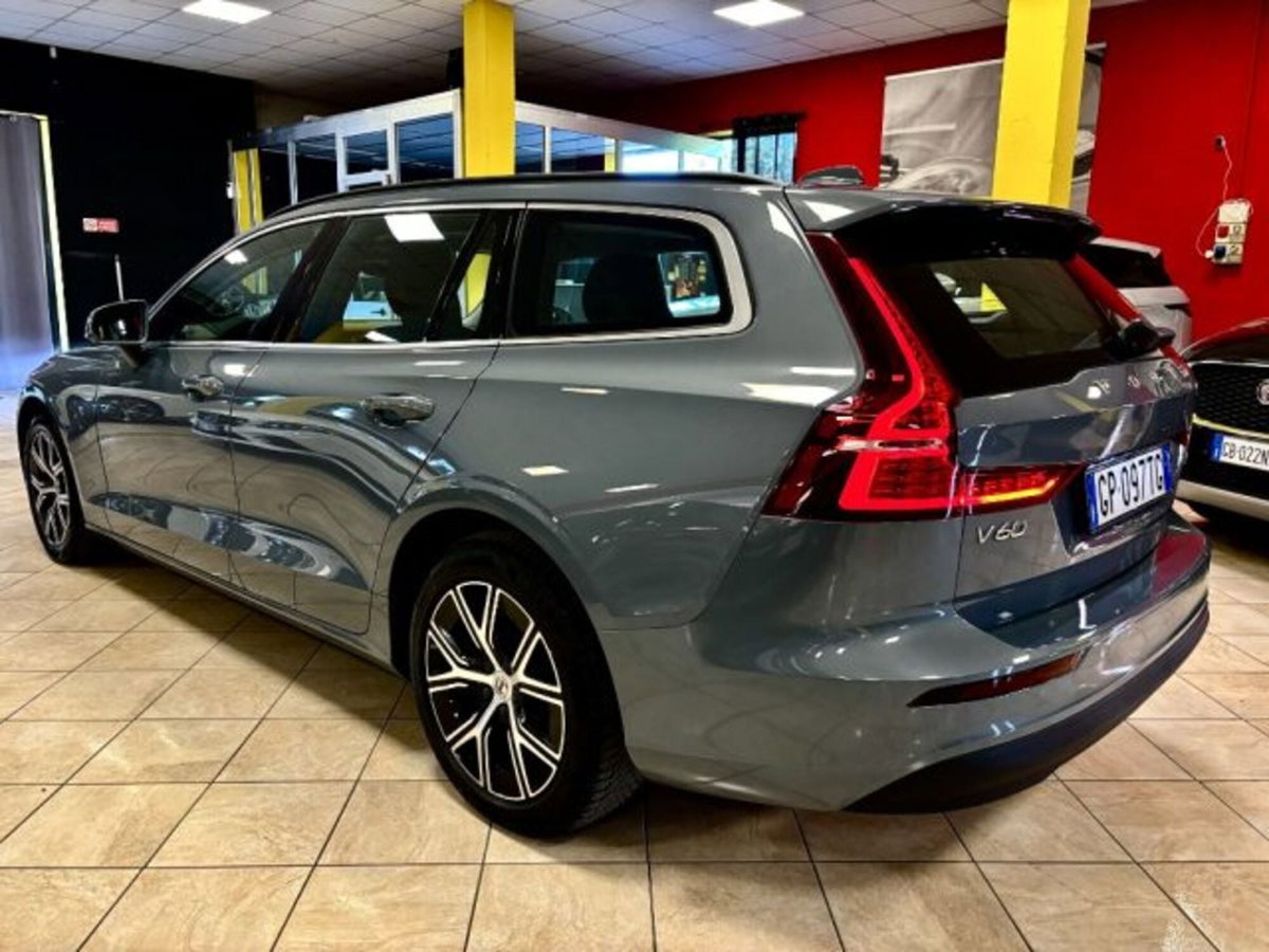 Volvo V60 B4 (d) automatico Core (4)