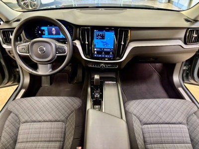 Volvo V60 B4 (d) automatico Core (7)