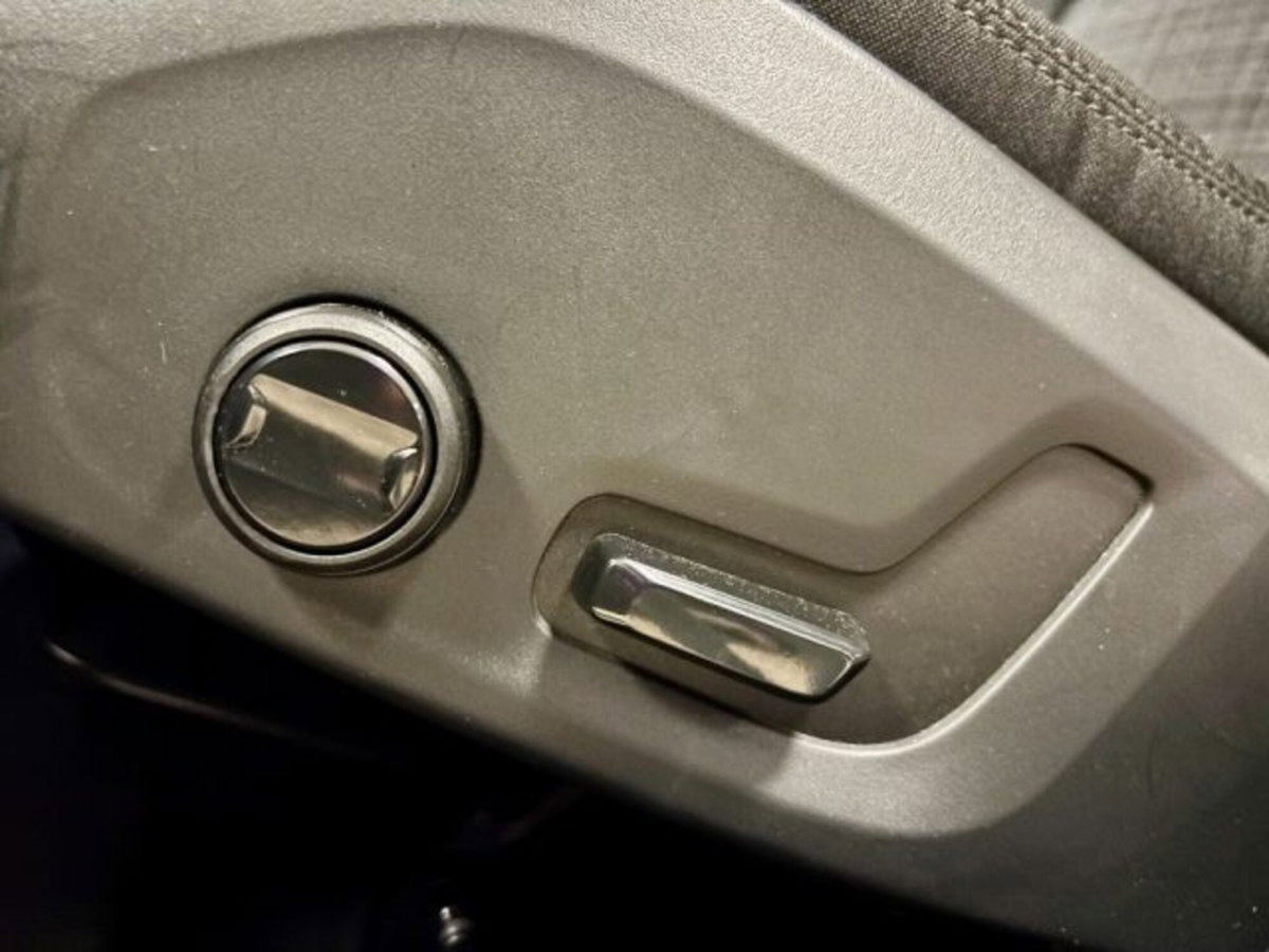 Volvo V60 B4 (d) automatico Core (9)