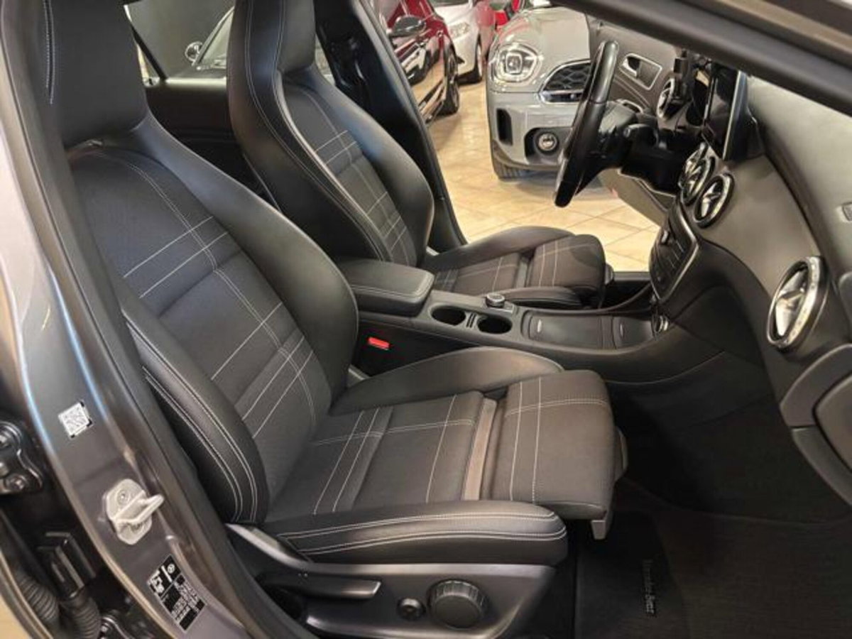 Mercedes-Benz GLA SUV 220 d Automatic 4Matic Sport (11)