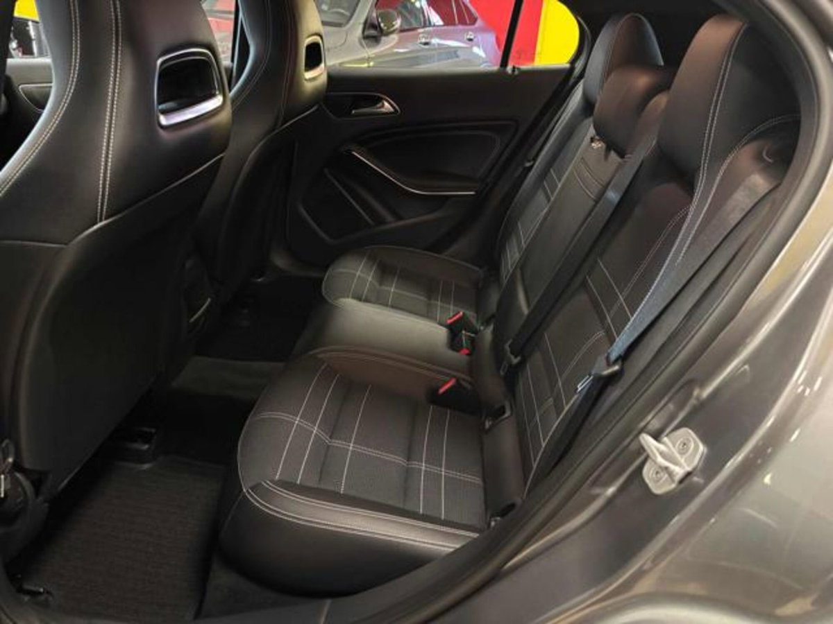 Mercedes-Benz GLA SUV 220 d Automatic 4Matic Sport (12)