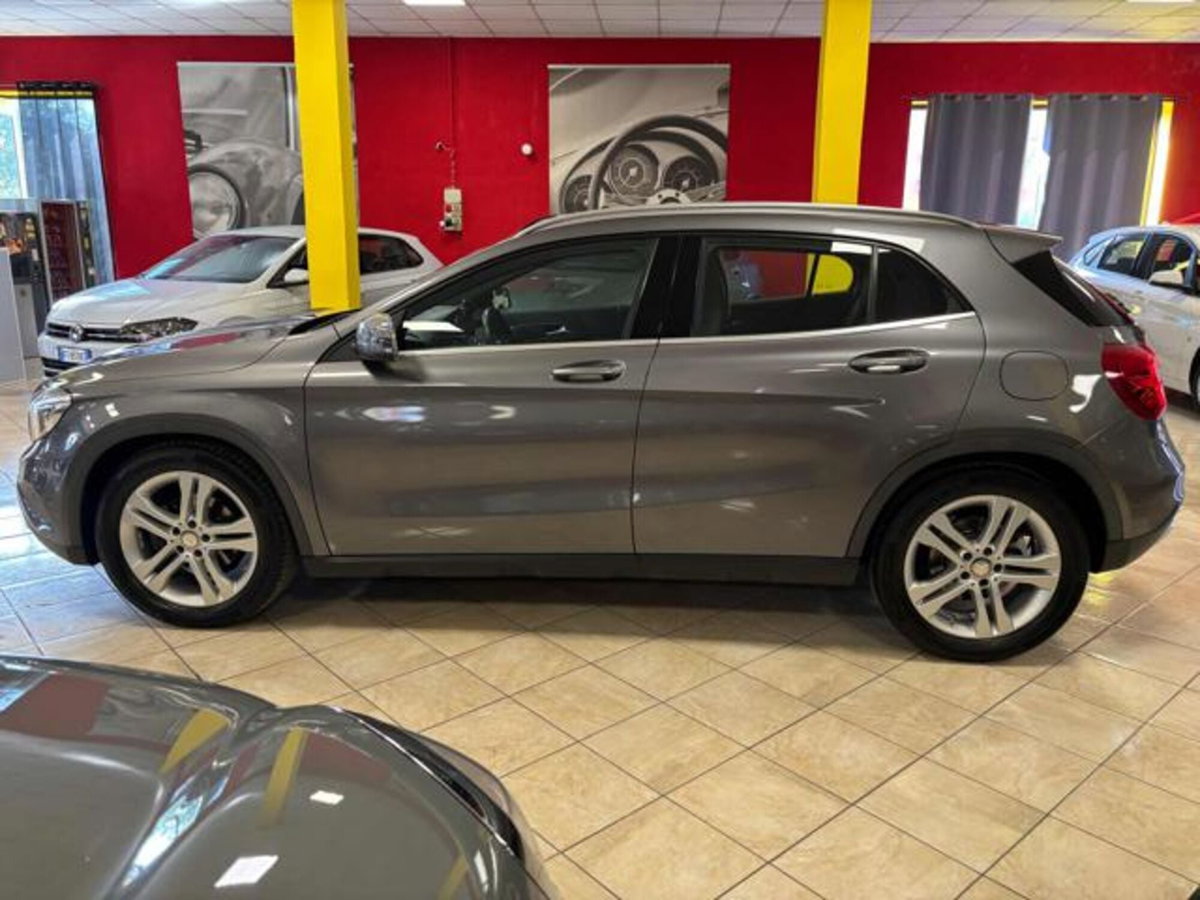 Mercedes-Benz GLA SUV 220 d Automatic 4Matic Sport (9)