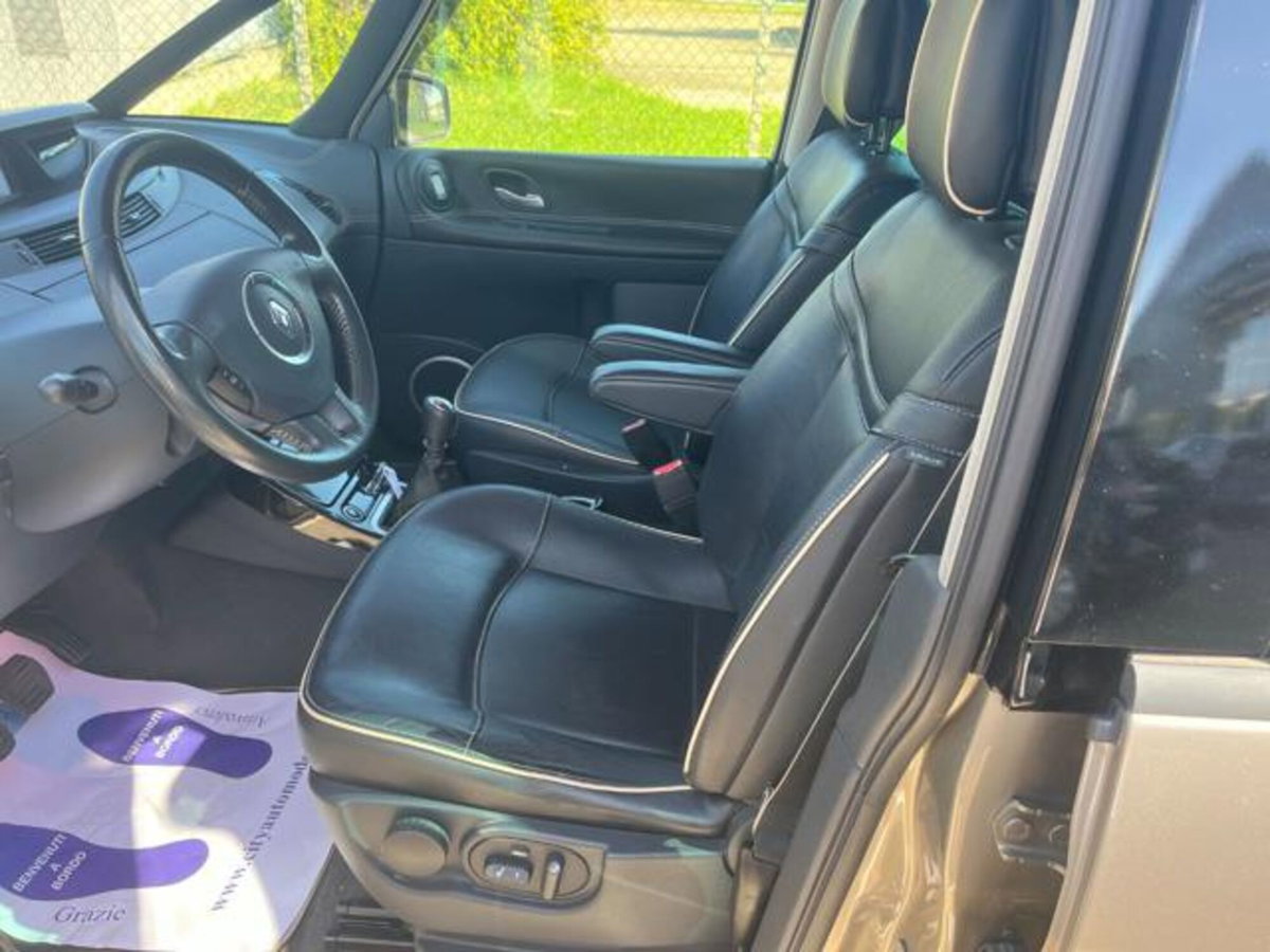 Renault Grand Espace 2.0 dCi 175CV Initiale (12)