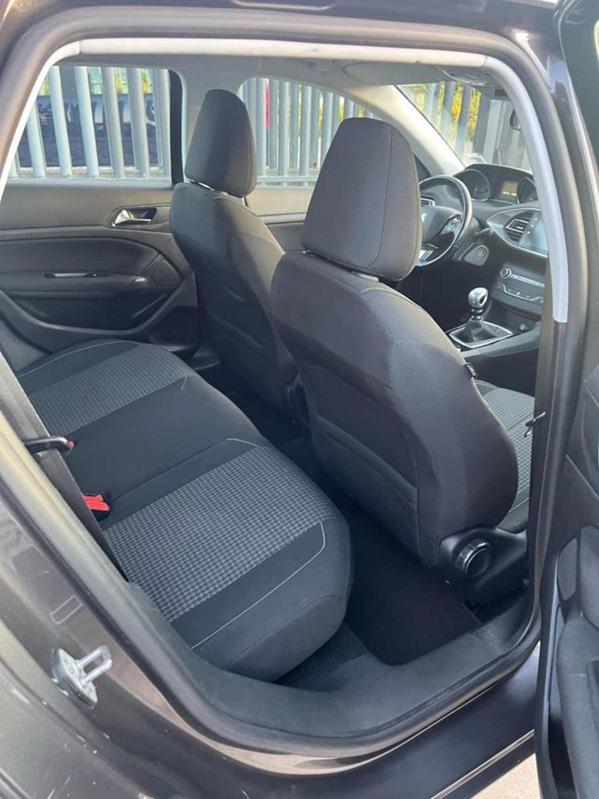 Peugeot 308 SW BlueHDi 130 S&S Business (12)