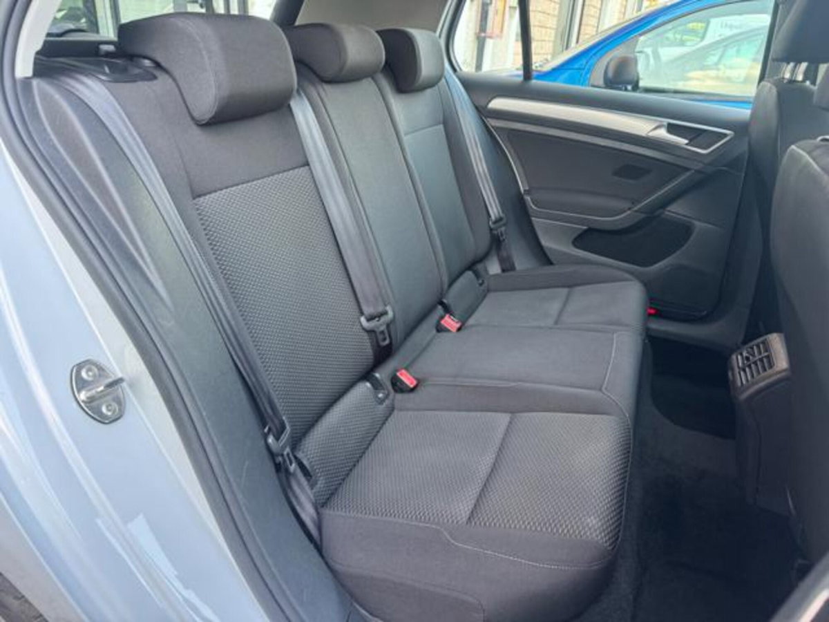 Volkswagen Golf 1.0 TSI 85 CV 5p. Trendline BlueMotion Technology (10)