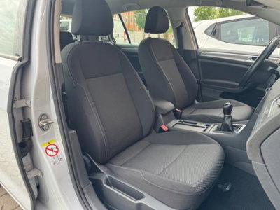 Volkswagen Golf 1.0 TSI 85 CV 5p. Trendline BlueMotion Technology (8)