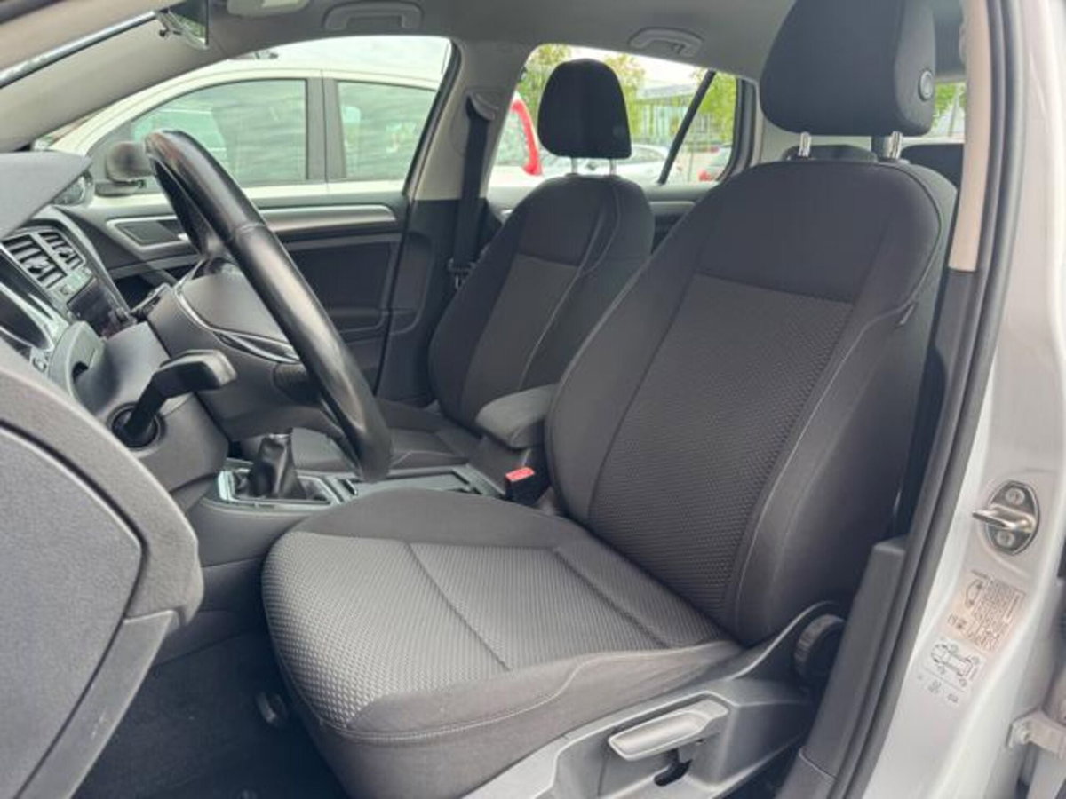 Volkswagen Golf 1.0 TSI 85 CV 5p. Trendline BlueMotion Technology (9)
