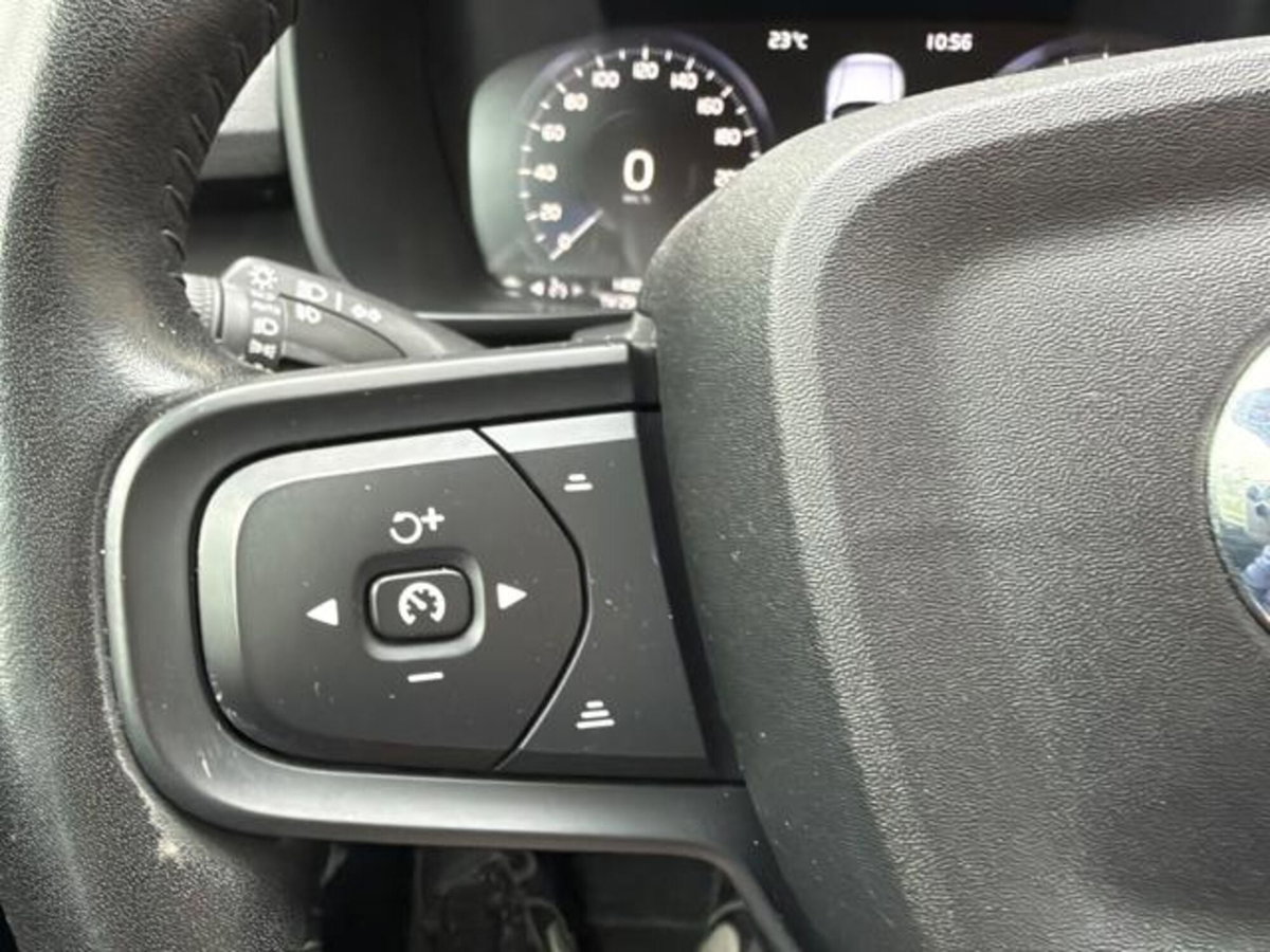 Volvo XC40 T2 Geartronic Momentum Core (15)
