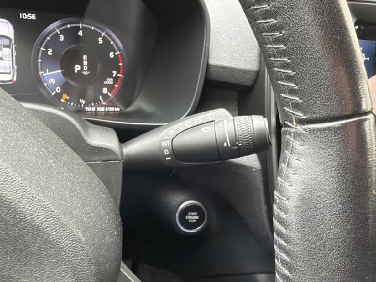 Volvo XC40 T2 Geartronic Momentum Core (16)