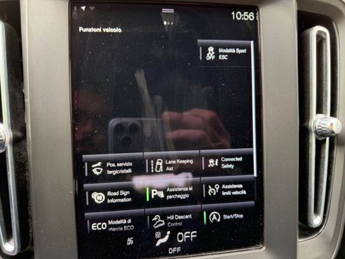 Volvo XC40 T2 Geartronic Momentum Core (18)