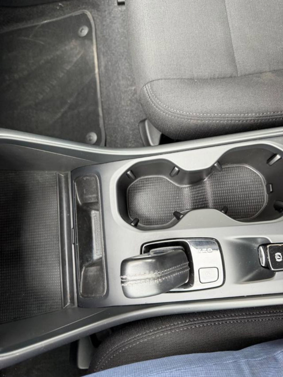 Volvo XC40 T2 Geartronic Momentum Core (19)