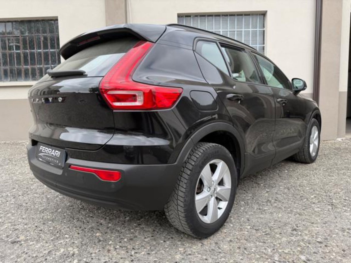 Volvo XC40 T2 Geartronic Momentum Core (4)