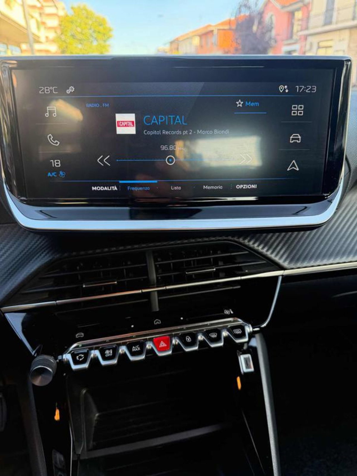 Peugeot 2008 1.2 puretech Active s&s 100cv (10)