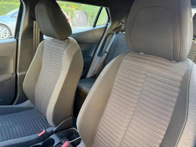 Peugeot 2008 1.2 puretech Active s&s 100cv (9)