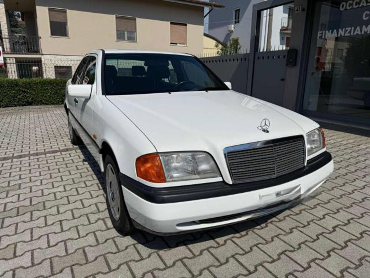 Mercedes-Benz Classe C 180 cat Classic (7)