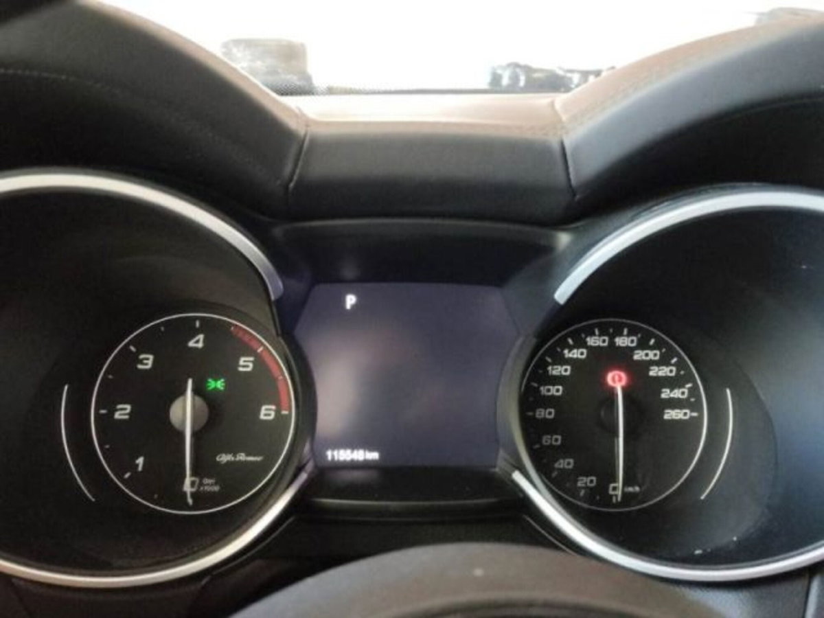 Alfa Romeo Stelvio Stelvio 2.2 Turbodiesel 190 CV AT8 Q4 Ti (4)