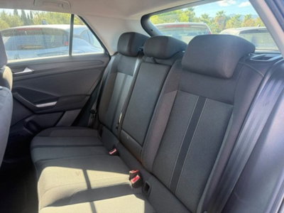 Volkswagen T-Roc 2.0 tdi Life 115cv (11)
