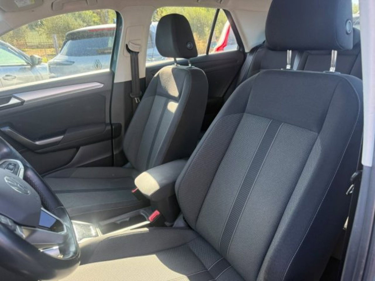 Volkswagen T-Roc 2.0 tdi Life 115cv (9)