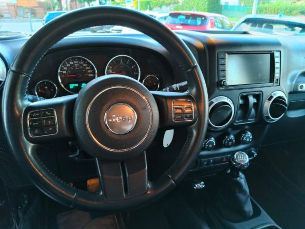 Jeep Wrangler 2.8 CRD DPF Sahara Auto (11)