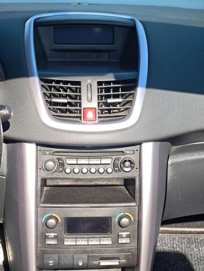 Peugeot 207 Cabrio HDi 110CV CC Tecno (11)