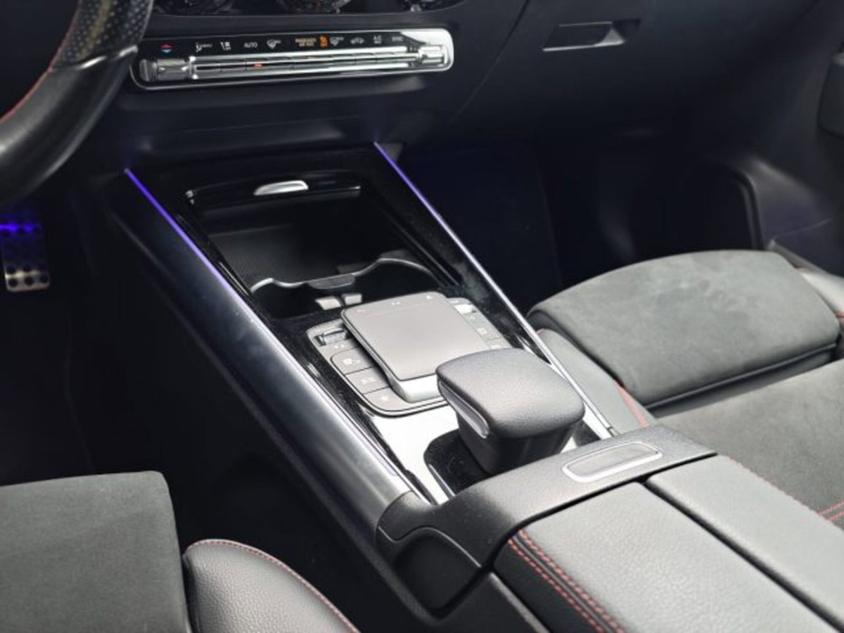 Mercedes-Benz GLA SUV 200 d Automatic Premium (12)