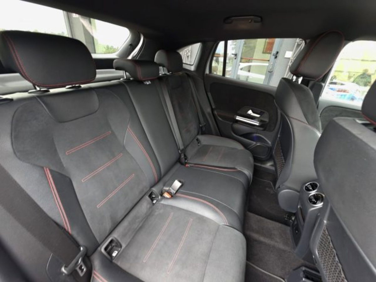 Mercedes-Benz GLA SUV 200 d Automatic Premium (14)