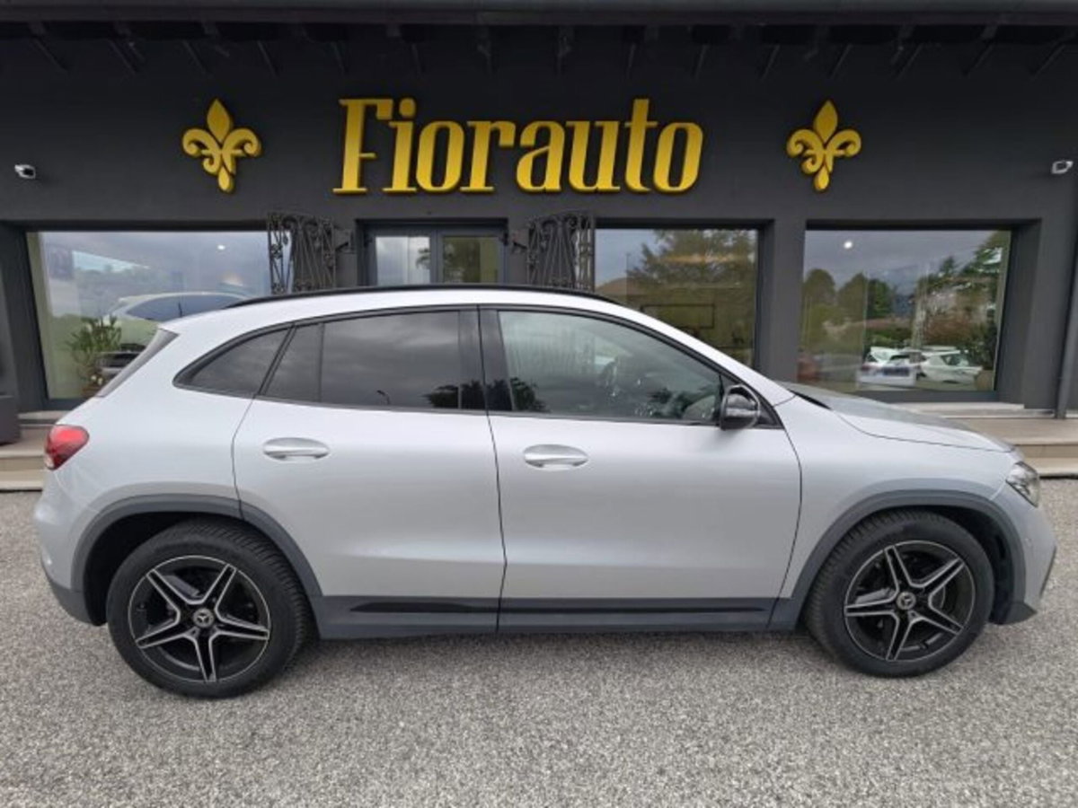 Mercedes-Benz GLA SUV 200 d Automatic Premium (3)