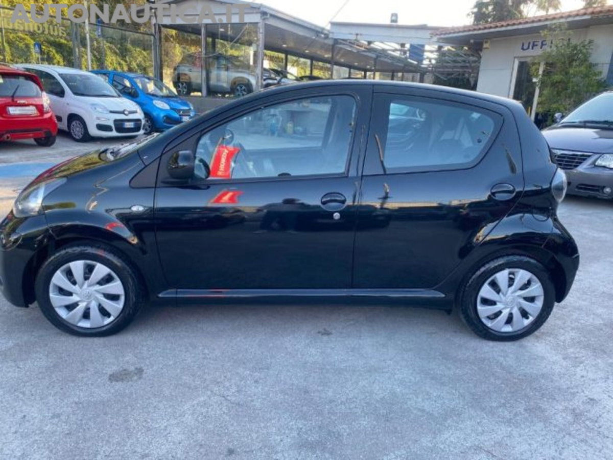 Toyota Aygo 1.0 12V VVT-i 5 porte Active Connect (2)