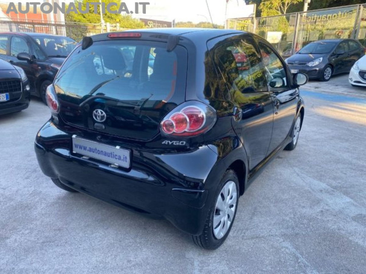 Toyota Aygo 1.0 12V VVT-i 5 porte Active Connect (4)