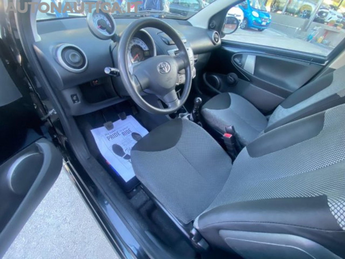 Toyota Aygo 1.0 12V VVT-i 5 porte Active Connect (7)