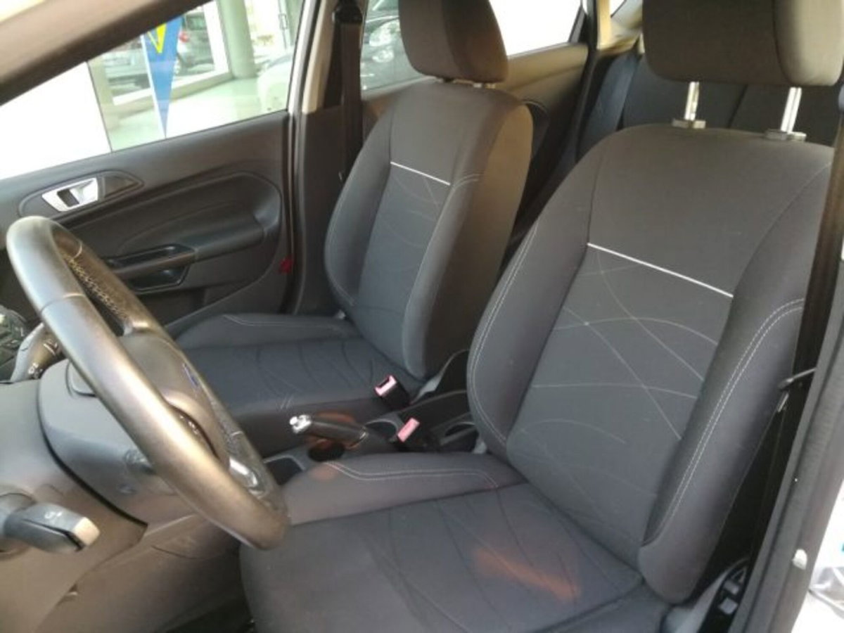 Ford Fiesta Plus 1.5 TDCi 75CV 5 porte (14)