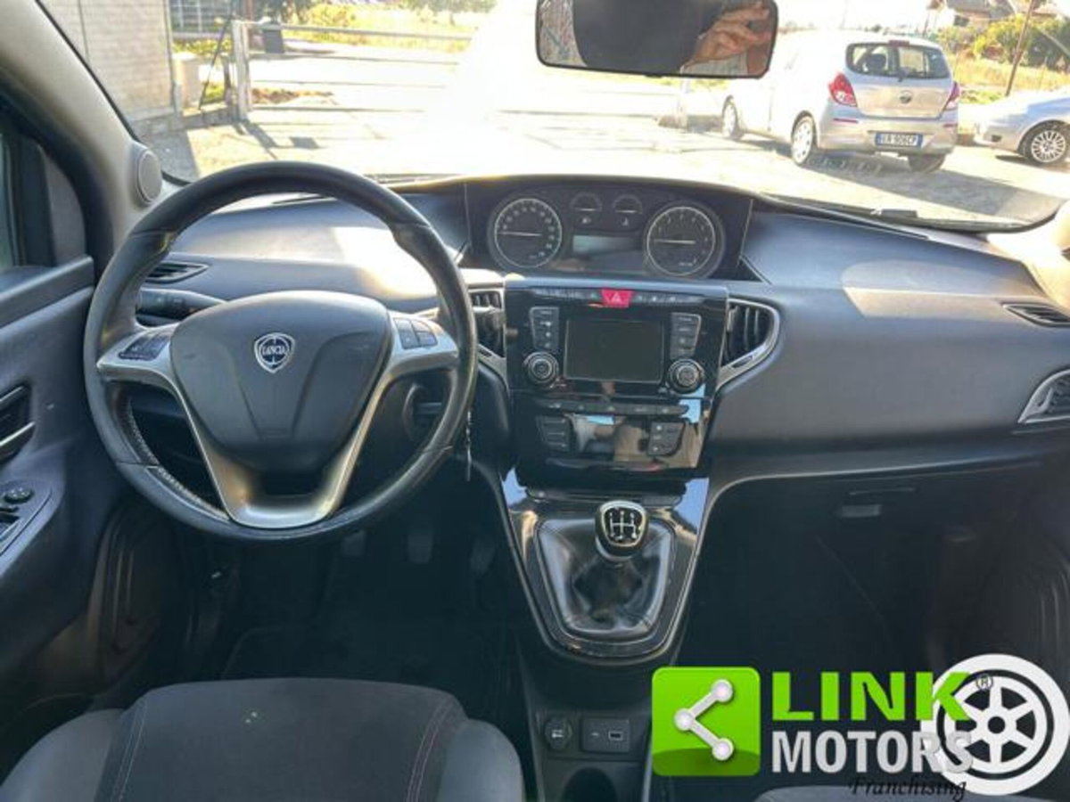 Lancia Ypsilon 1.2 69 CV 5 porte GPL Gold Plus (11)