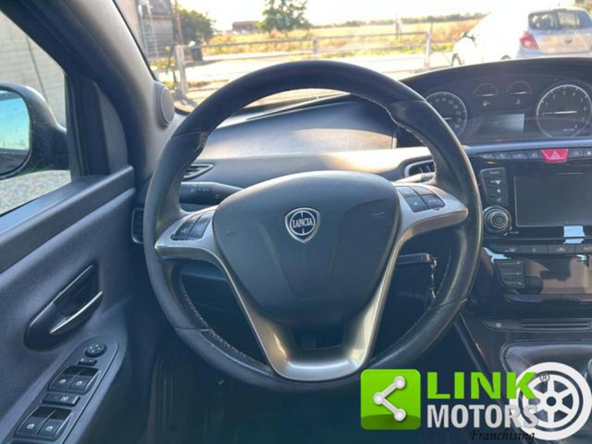 Lancia Ypsilon 1.2 69 CV 5 porte GPL Gold Plus (12)