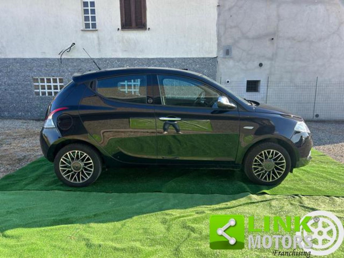 Lancia Ypsilon 1.2 69 CV 5 porte GPL Gold Plus (4)