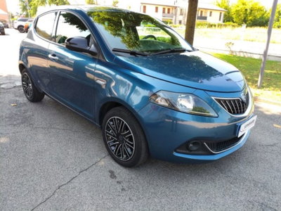Lancia Ypsilon 1.0 FireFly 5 porte S&S Hybrid Ecochic Gold (3)